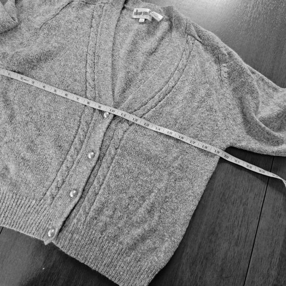 Vtg Silk & Rabbit Hair V-Neck Gray Cardigan Sweater Med PETITE Pearl Buttons - Picture 8 of 8